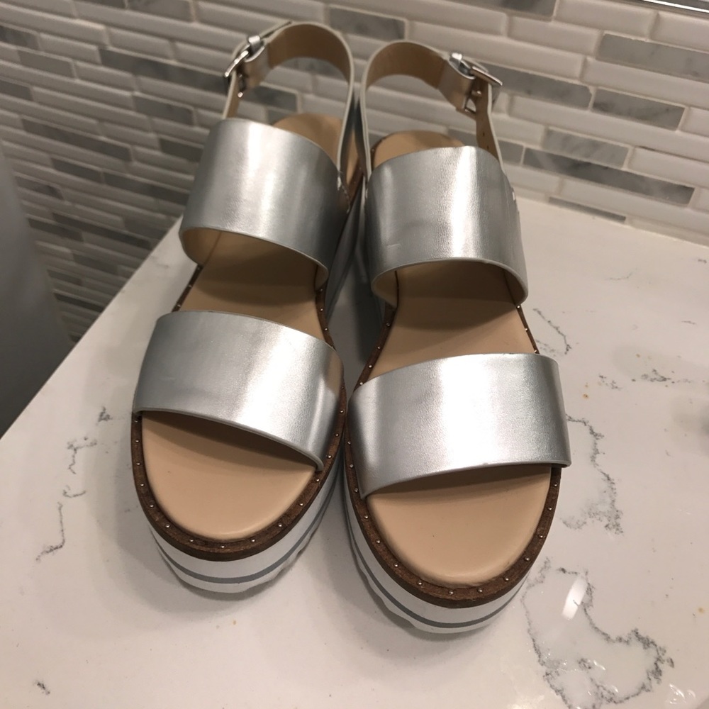 Sandals - Picture 2 of 5